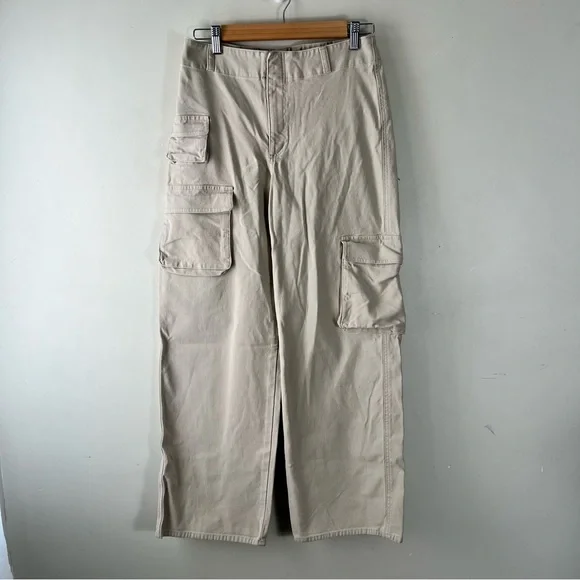 Aritzia TNA Picture Cargo Pant Beige Size 6 High Rise Utility - Picture 6 of 16